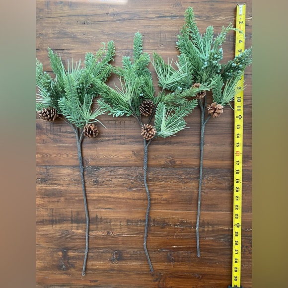 LOT of faux cedar mix Christmas greenery (stems, swag & centerpiece) NEW W/TAGS! - Picture 2 of 7